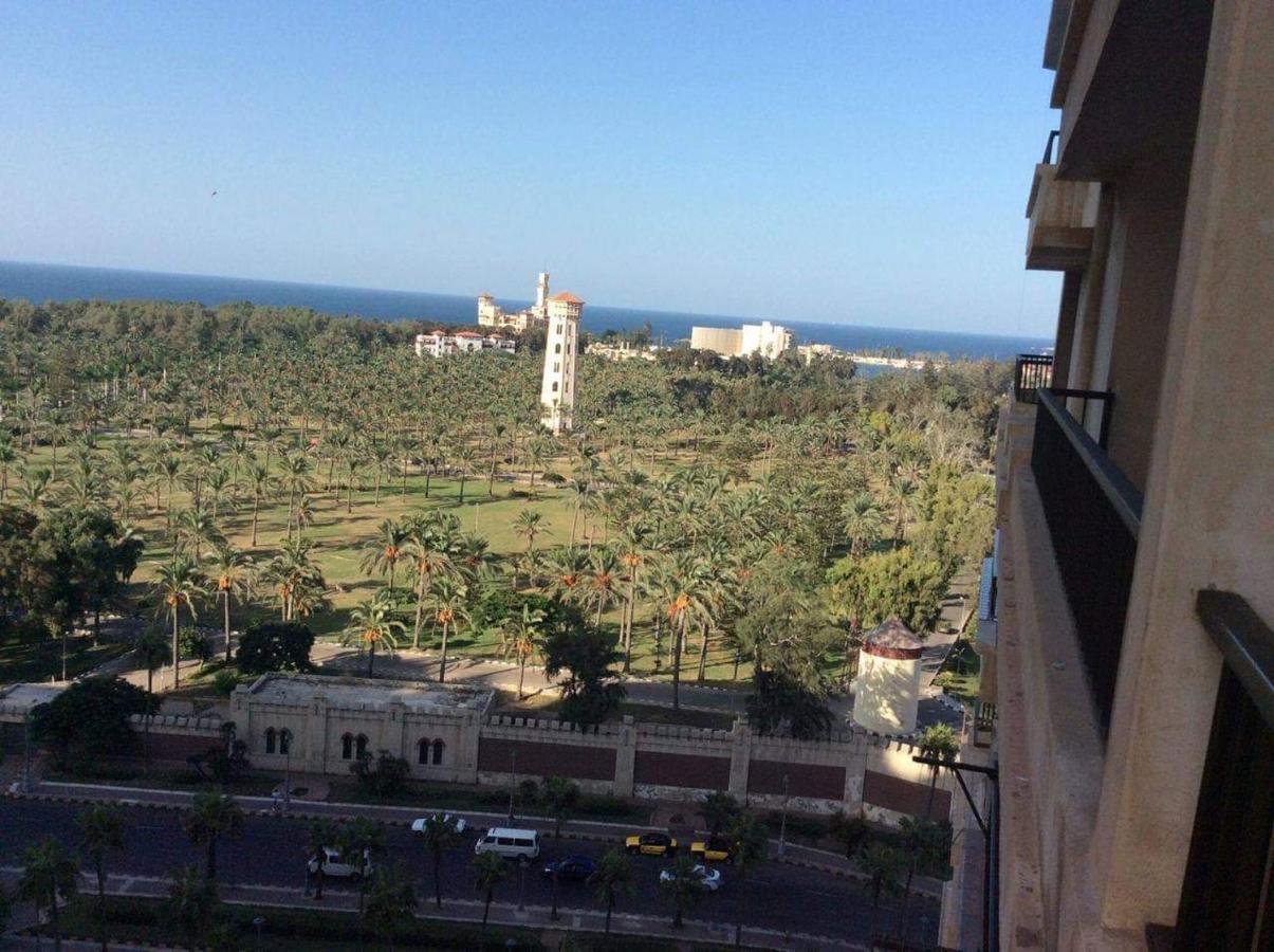 Sea & Garden View At Al-Muntazh Towers - إطلاله علي البحر و حدائق قصر المنتزه Appartamento Alessandria Esterno foto